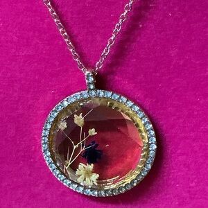 Elegant Floral Circle Crystals Studded Gold Pendant Necklace